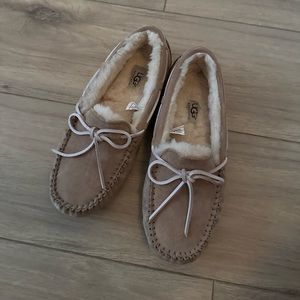 UGG Australia moccasin size 8